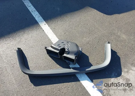 2013 Mercedes-Benz E 350 4Matic z USA, uszkodzony, nr VIN WDDHH8JB7DA685078